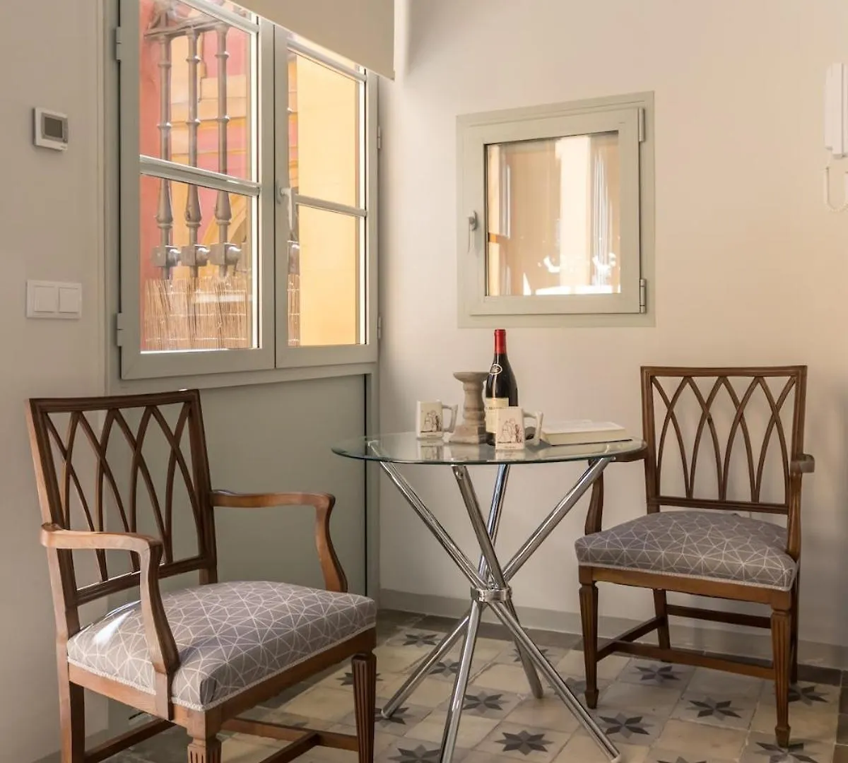 Aoa Maestranza Apartment 세비야 0*,