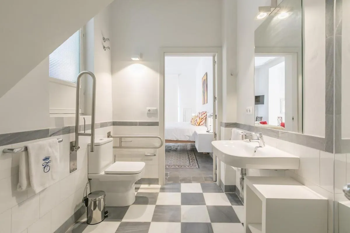 Aoa Maestranza Apartment 세비야 0*,  스페인