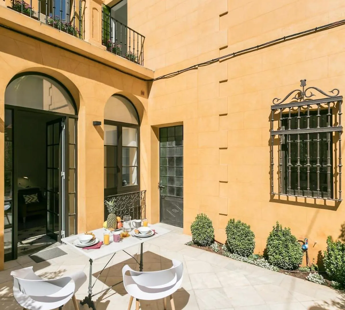 Aoa Maestranza Apartment 세비야 0*,  스페인